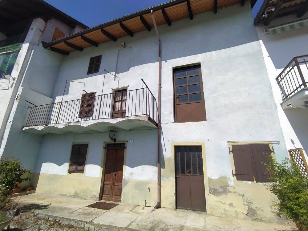 casa indipendente in vendita ad Alfiano Natta in zona Cardona