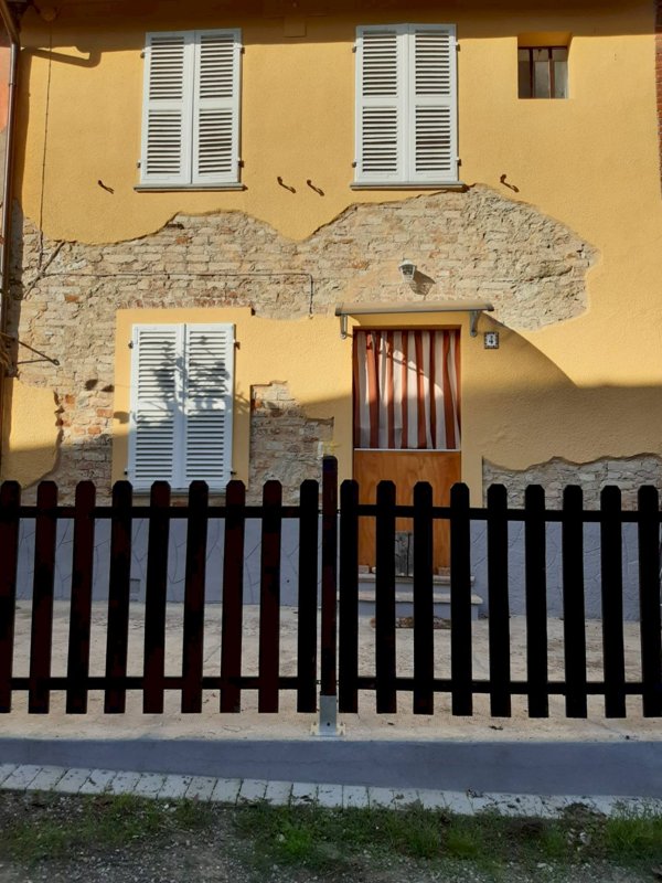 casa indipendente in vendita ad Alfiano Natta in zona Sanico
