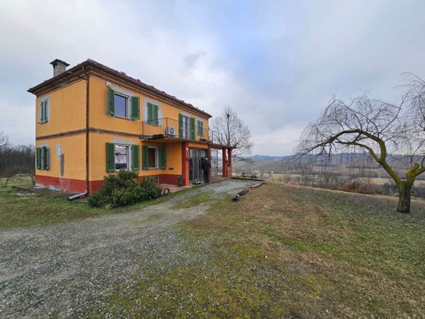 casa indipendente in vendita ad Alfiano Natta in zona Sanico