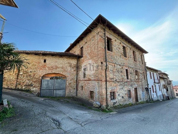 casa indipendente in vendita ad Alfiano Natta in zona Cardona