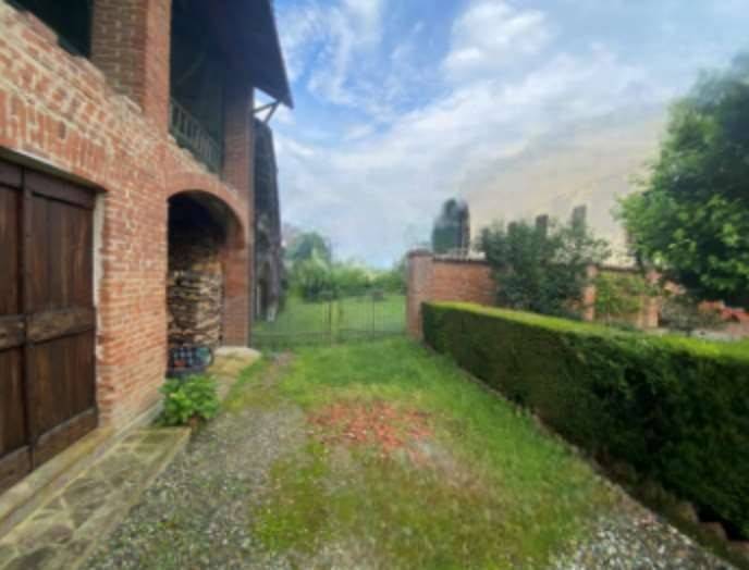 casa indipendente in vendita ad Alfiano Natta in zona Casarello