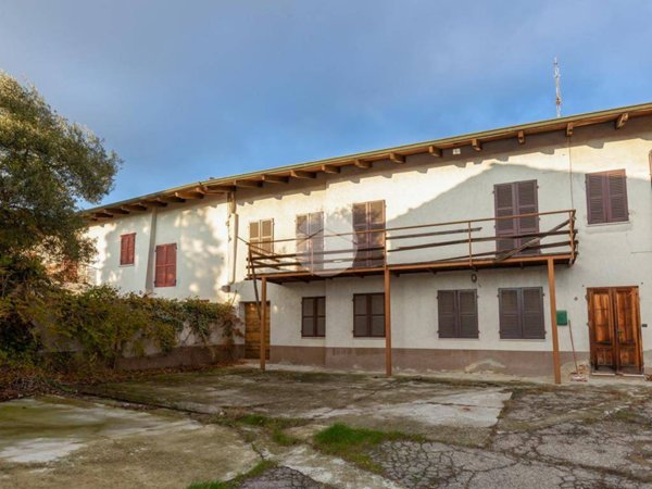 casa semindipendente in vendita ad Alfiano Natta in zona Cardona