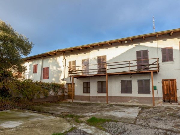 casa semindipendente in vendita ad Alfiano Natta in zona Cardona