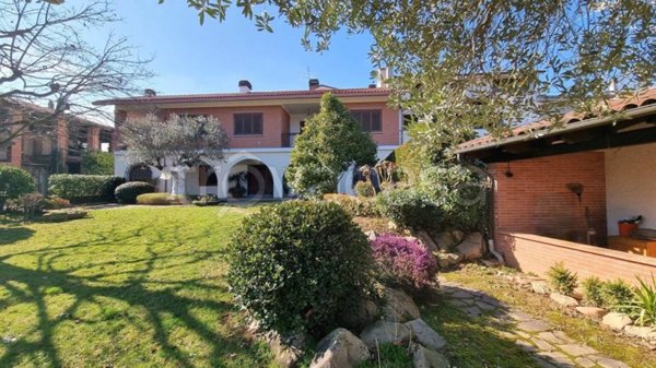 casa indipendente in vendita a Sostegno