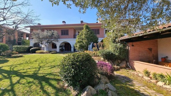 casa indipendente in vendita a Sostegno