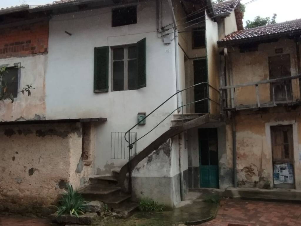 casa indipendente in vendita a Strona