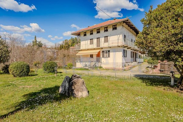 casa indipendente in vendita a Strona