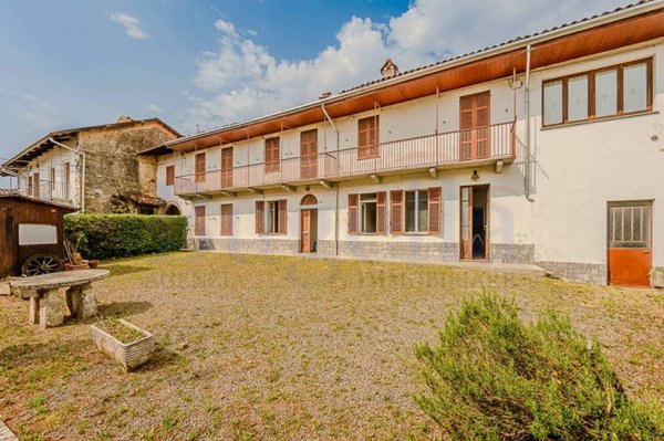 casa indipendente in vendita a Strona