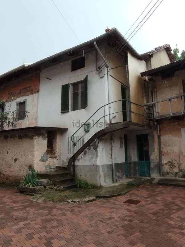 casa semindipendente in vendita a Strona