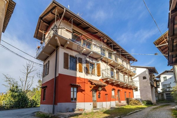 casa indipendente in vendita a Strona