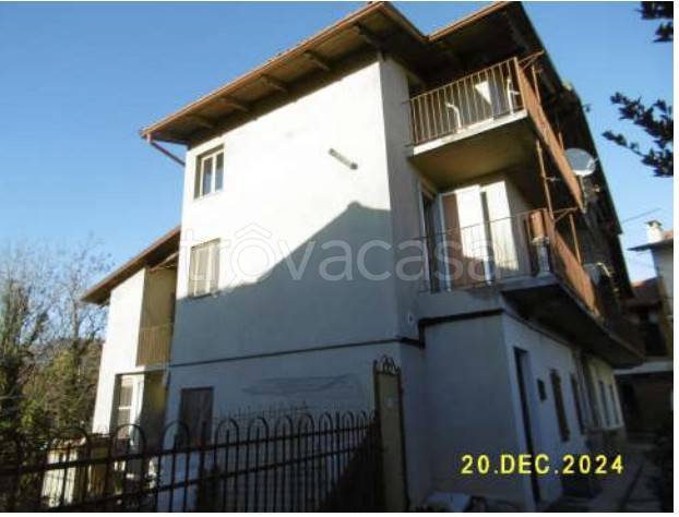 casa indipendente in vendita a Strona