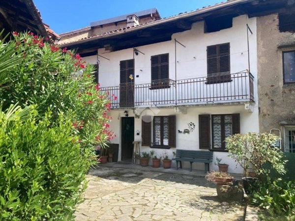 casa indipendente in vendita a Strona