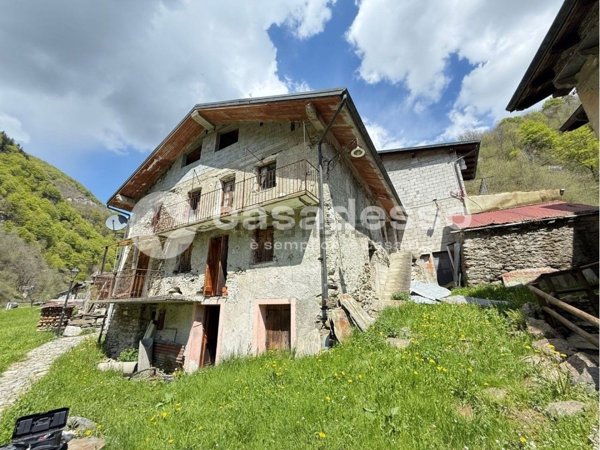 casa indipendente in vendita a Strona
