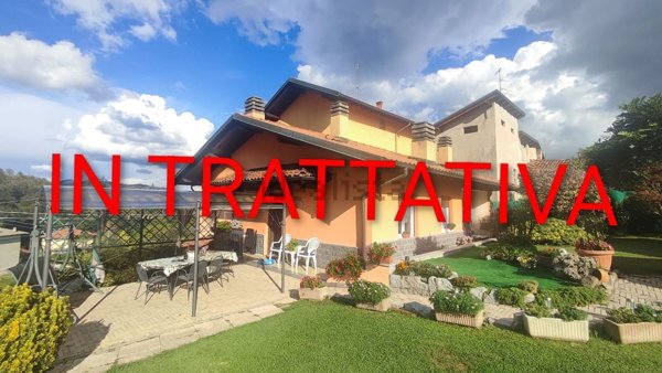 casa indipendente in vendita a Strona