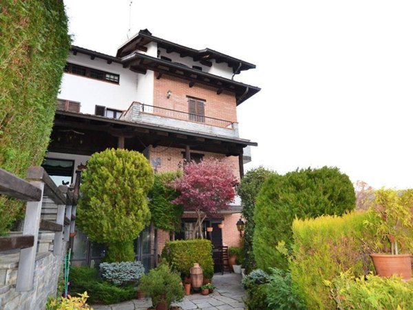 casa indipendente in vendita a Strona