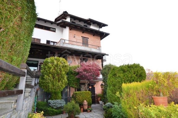 casa indipendente in vendita a Strona