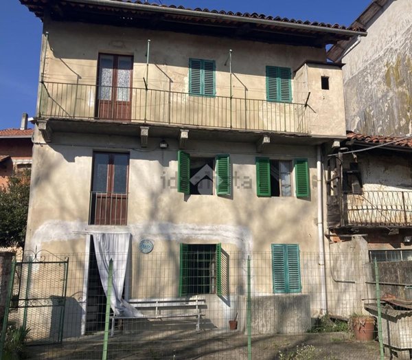 pentavano in vendita a Strona