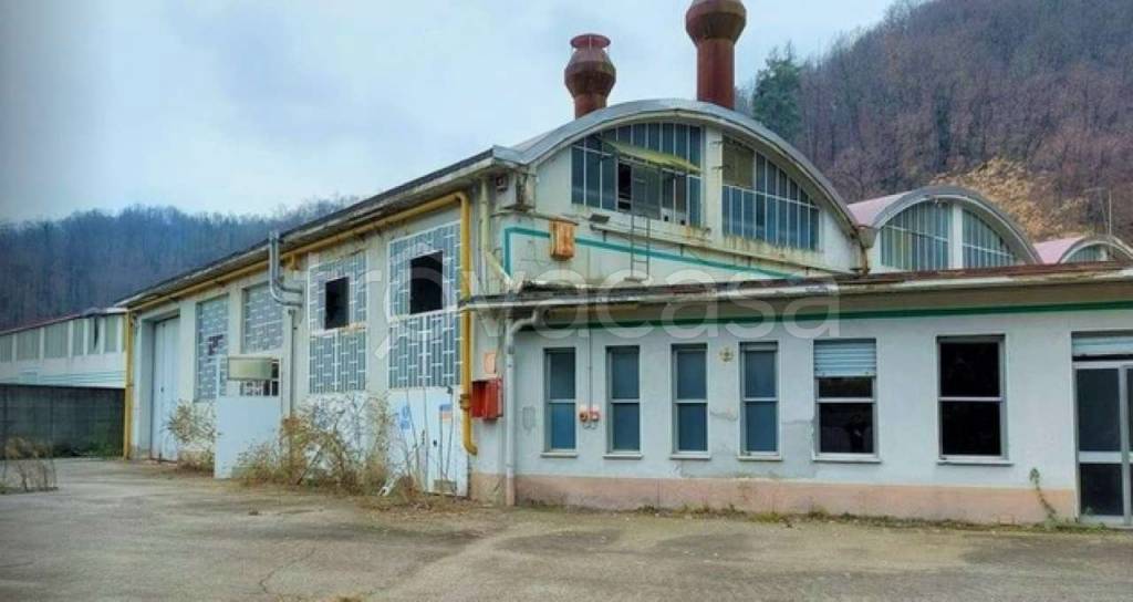 negozio in vendita a Strona