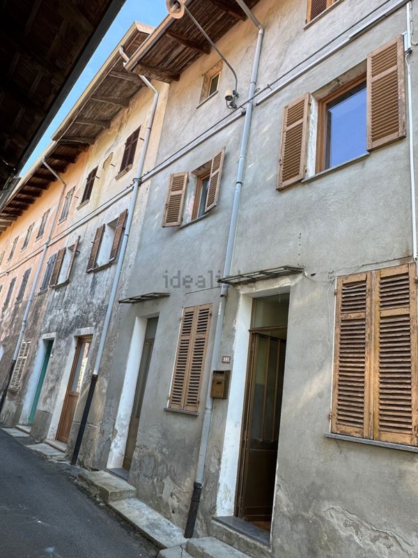casa indipendente in vendita a Strona