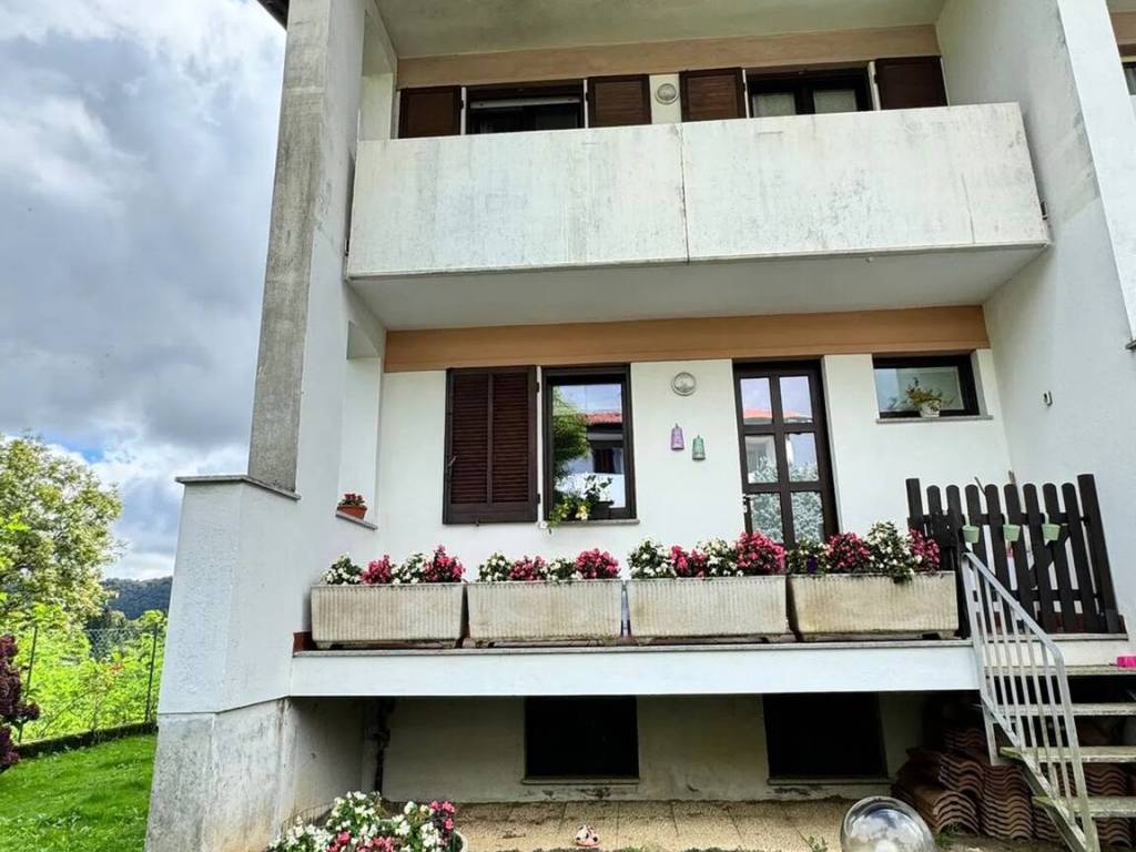 casa indipendente in vendita a Tavigliano