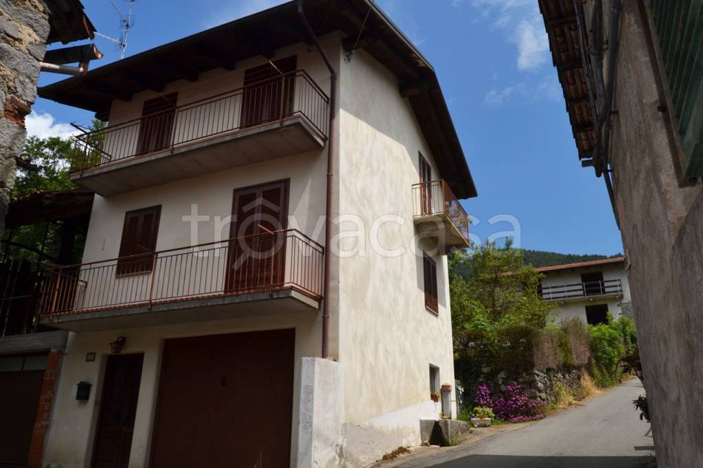 casa indipendente in vendita a Tavigliano