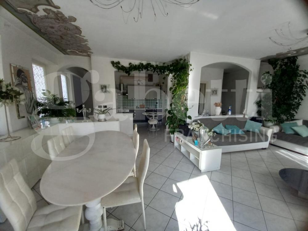 casa indipendente in vendita a Tavigliano