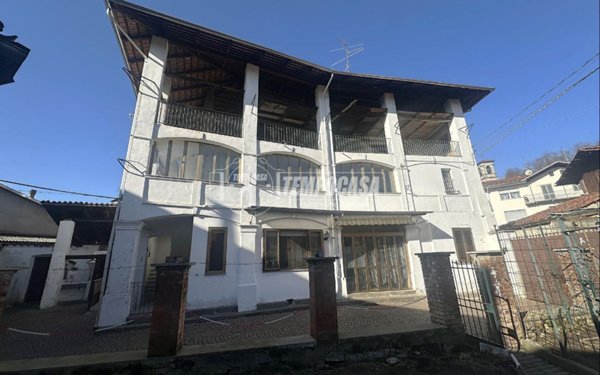 casa indipendente in vendita a Tollegno