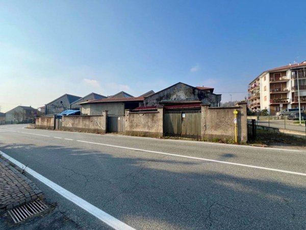 locale commerciale in vendita a Tollegno