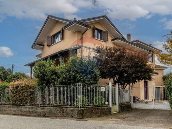 casa indipendente in vendita a Valdengo