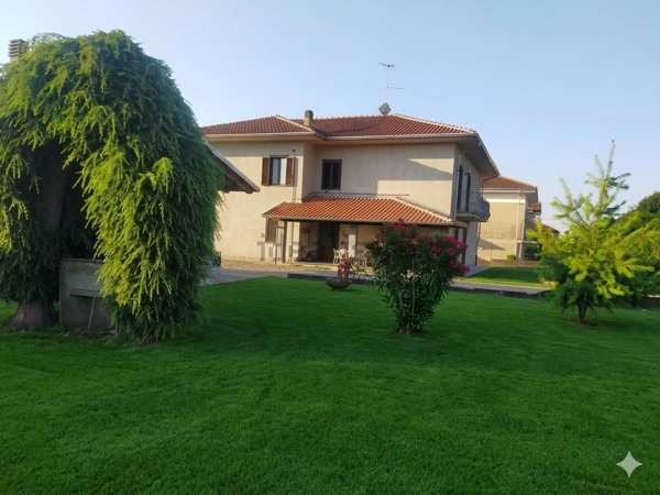 casa indipendente in vendita a Valdengo