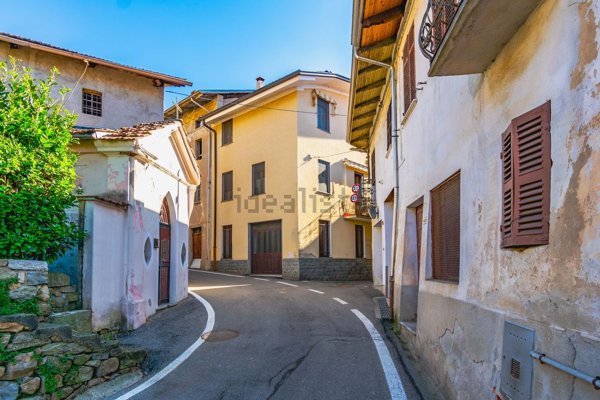 casa semindipendente in vendita a Vallanzengo