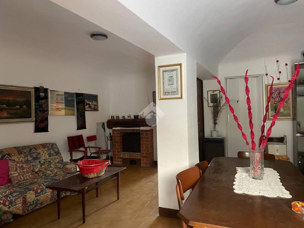 casa indipendente in vendita a Vallanzengo