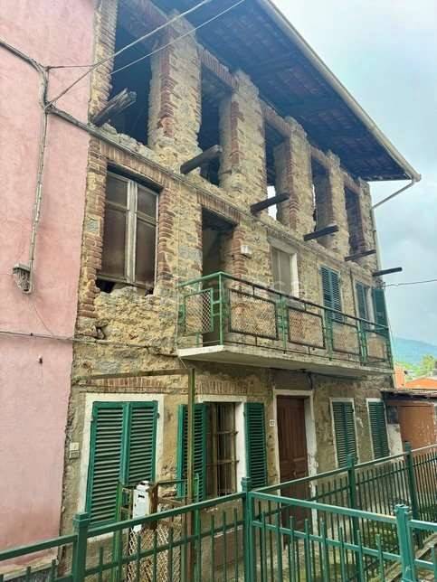 casa indipendente in vendita a Valle San Nicolao