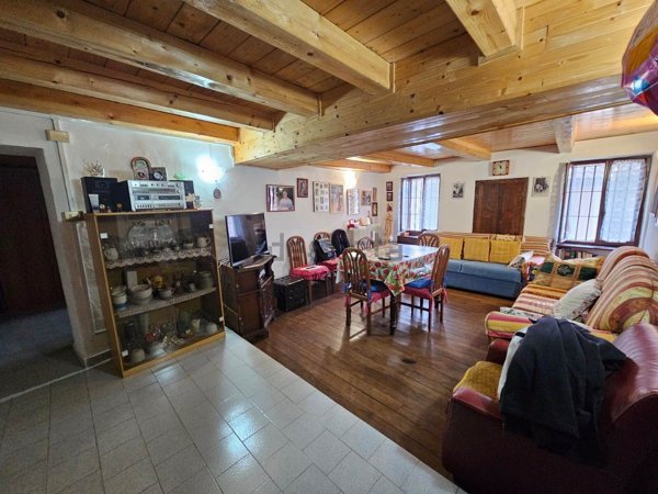 casa indipendente in vendita a Veglio