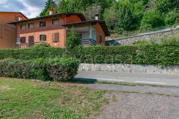 casa indipendente in vendita a Veglio in zona Sautrana