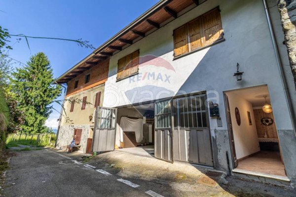casa indipendente in vendita a Veglio in zona Borgo