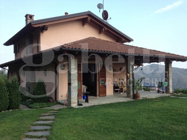 casa indipendente in vendita a Veglio in zona Borgo