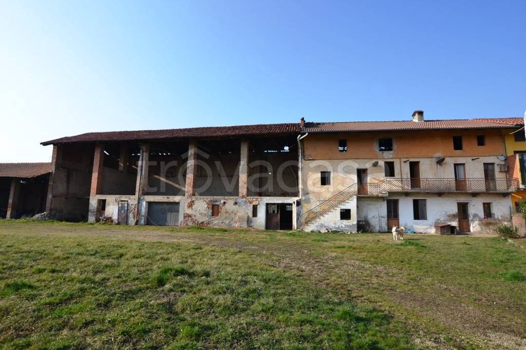 casa indipendente in vendita a Verrone