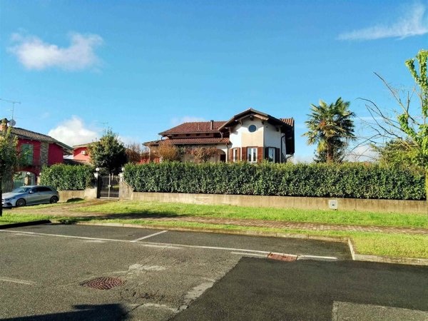 casa indipendente in vendita a Verrone