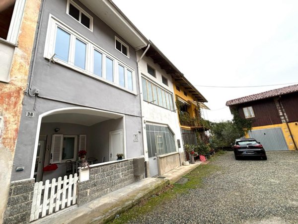 casa indipendente in vendita a Vigliano Biellese