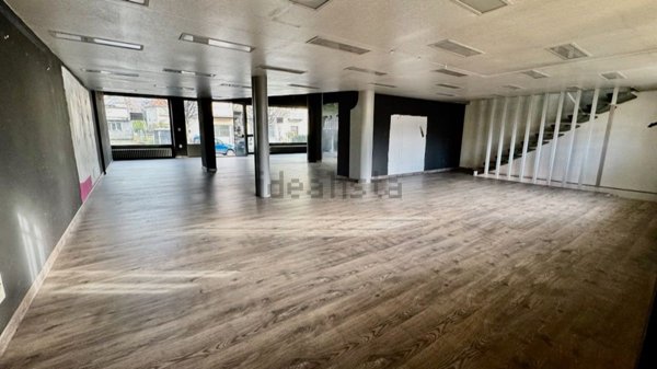 negozio in vendita a Vigliano Biellese