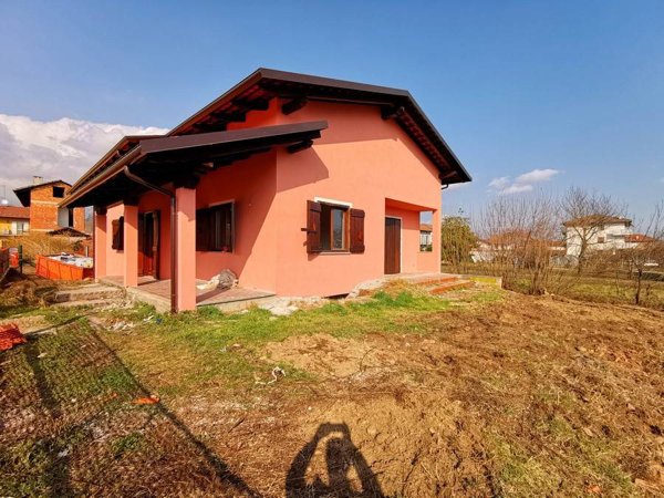 casa indipendente in vendita a Vigliano Biellese