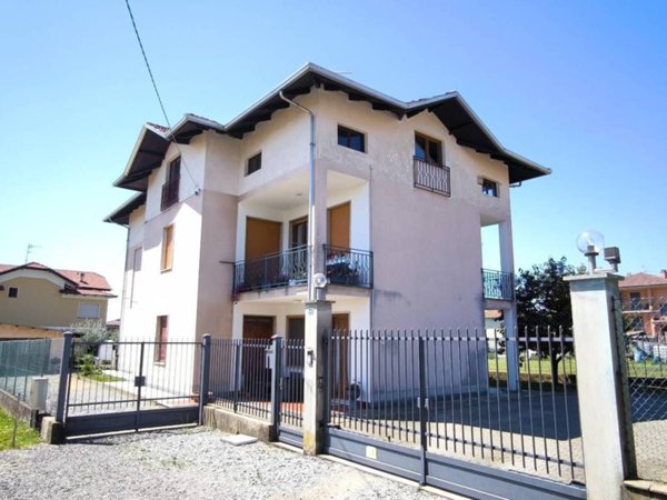 casa indipendente in vendita a Vigliano Biellese