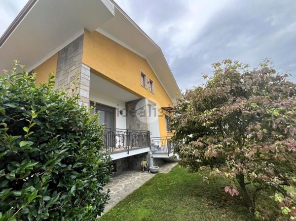 casa indipendente in vendita a Vigliano Biellese
