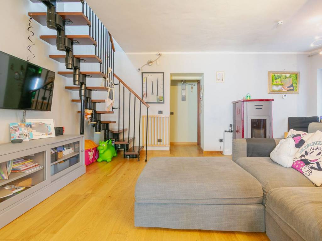 casa indipendente in vendita a Vigliano Biellese