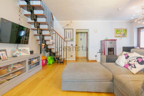 casa semindipendente in vendita a Vigliano Biellese
