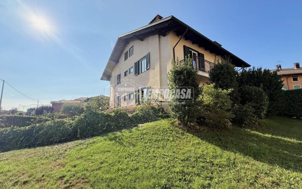 casa indipendente in vendita a Vigliano Biellese