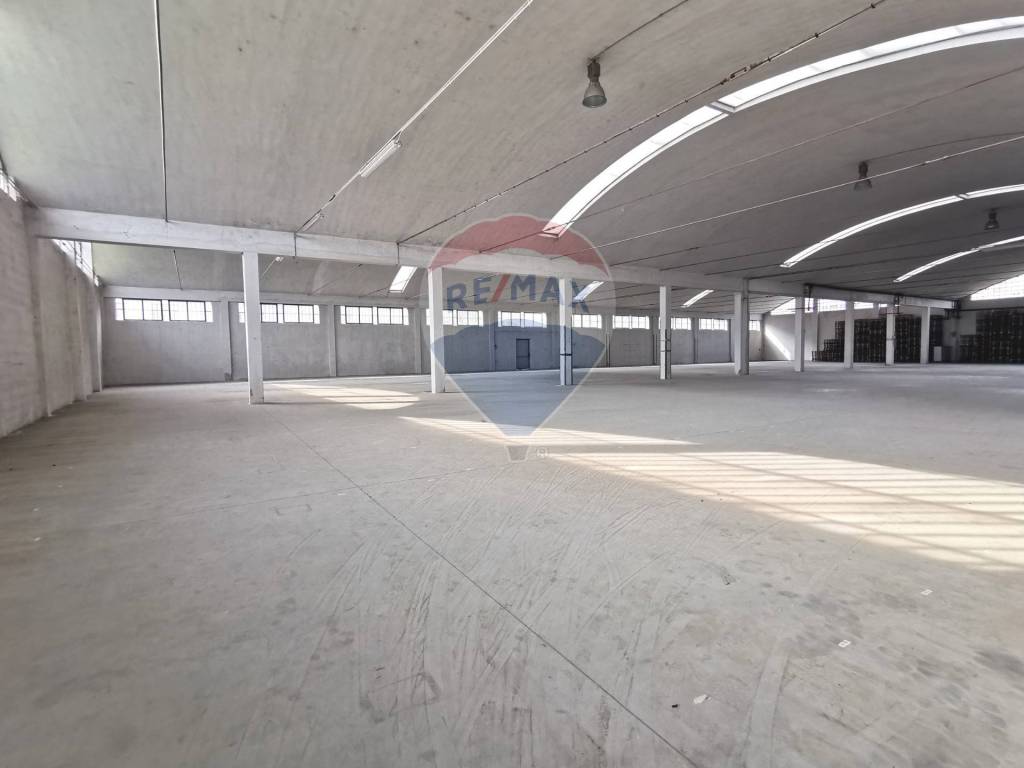 locale commerciale in vendita a Vigliano Biellese