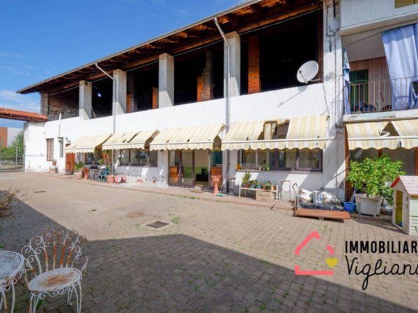 casa indipendente in vendita a Vigliano Biellese