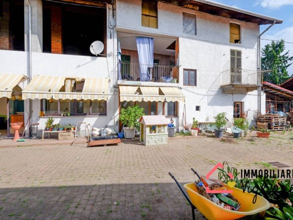 casa indipendente in vendita a Vigliano Biellese